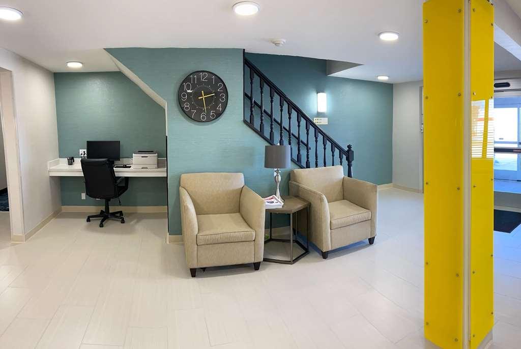 Super 8 By Wyndham York Hotel Interior photo