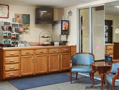 Super 8 By Wyndham York Hotel Restaurant photo