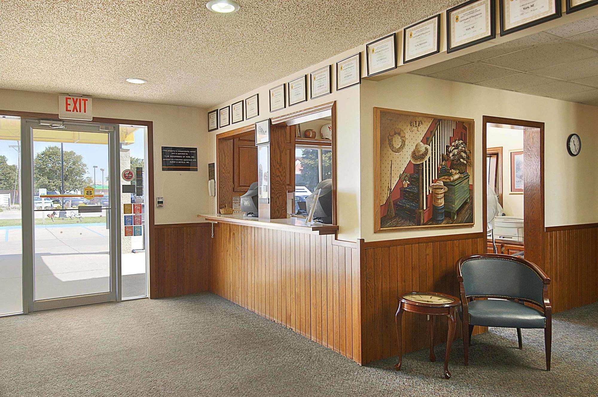 Super 8 By Wyndham York Hotel Exterior photo